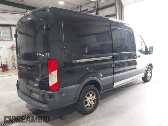 ✅ 2015 Ford Transit Cargo • VIN: 1FTYR2CM8FKA73018 • Лот: 43504238. Опубликован ранее на IAAI с пробегом 228 357 миль. Бесплатный доступ к архиву аукционных продаж из США и подробный отчёт об истории автомобиля на DreamBid. Изображение 4.