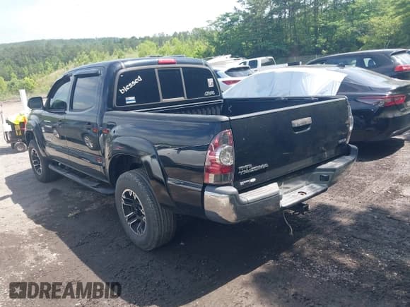 ✅ 2013 Toyota Tacoma • VIN: 5TFJX4CN6DX034147 • Lot: 42278388. Listed on IAAI with 207,685 mi. Free auction sales archive from the USA and detailed vehicle history report at DreamBid. Image 3.