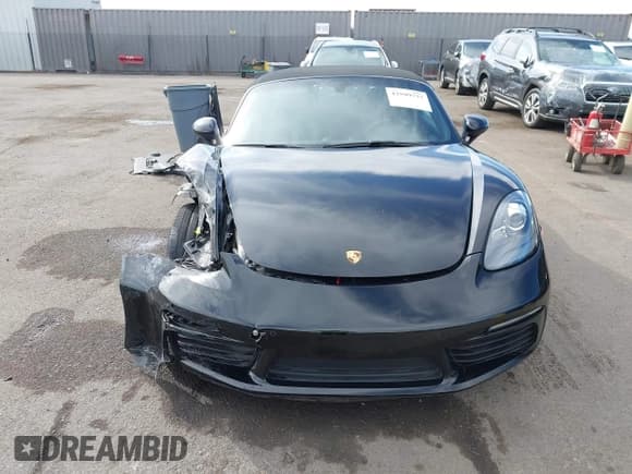 ✅ 2017 Porsche 718 Boxster S • VIN: WP0CB2A89HS241269 • Lot: 43599737. Wystawiony na IAAI z przebiegiem 19 139 mil. Bezpłatny archiwum sprzedaży aukcyjnych z USA i szczegółowy raport historii pojazdu na DreamBid. Zdjęcie 12.