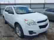 2013 Chevrolet Equinox LS z VIN 2GNALBEK5D1257898, wystawiony jako IAAI lot #42100254 z przebiegiem 176 254 mil mil oraz . Historia ofert i sprzedaży dostępna na DreamBid. Obrazek 1.