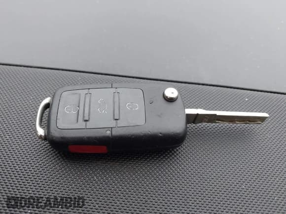 ✅ 2007 Volkswagen Beetle • VIN: 3VWRW31C27M509947 • Lot: 42147827. Listed on IAAI with 72,608 mi. Free auction sales archive from the USA and detailed vehicle history report at DreamBid. Image 11.