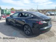 ✅ 2018 Tesla Model 3 Long Range Battery • VIN: 5YJ3E1EA8JF032316 • Lot: 43540668. Wystawiony na IAAI z przebiegiem 106 623 mil. Bezpłatny archiwum sprzedaży aukcyjnych z USA i szczegółowy raport historii pojazdu na DreamBid. Zdjęcie 3.