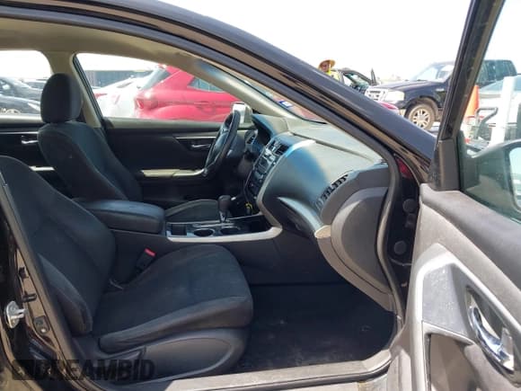 ✅ 2014 Nissan Altima SL • VIN: 1N4AL3APXEN378612 • Lot: 42694743. Wystawiony na IAAI z przebiegiem 216 937 mil. Bezpłatny archiwum sprzedaży aukcyjnych z USA i szczegółowy raport historii pojazdu na DreamBid. Zdjęcie 5.