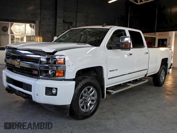 ✅ 2016 Chevrolet Silverado 3500HD LTZ • VIN: 1GC4K0C86GF201664 • Lot: 95964955. Wystawiony na Copart z przebiegiem 138 332 mil. Bezpłatny archiwum sprzedaży aukcyjnych z USA i szczegółowy raport historii pojazdu na DreamBid. Zdjęcie 2.