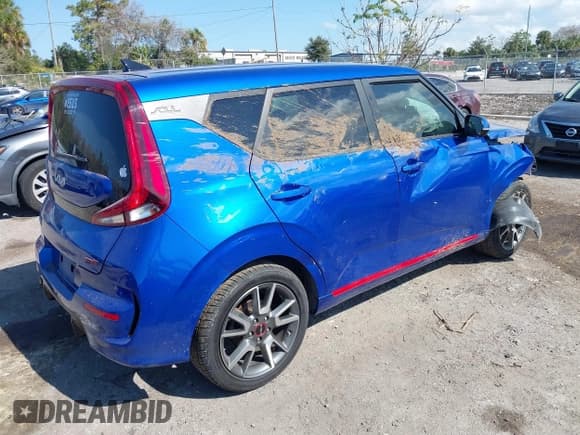 ✅ 2022 Kia Soul GT-Line • VIN: KNDJ63AUXN7803841 • Lot: 41525968. Wystawiony na IAAI z przebiegiem 52 114 mil. Bezpłatny archiwum sprzedaży aukcyjnych z USA i szczegółowy raport historii pojazdu na DreamBid. Zdjęcie 4.