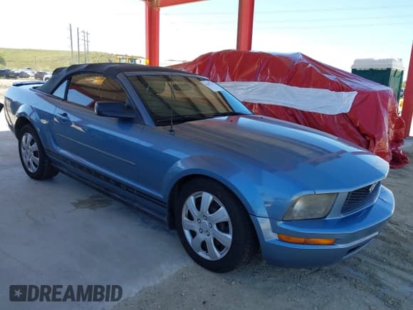✅ 2007 Ford Mustang Deluxe • VIN: 1ZVFT84NX75297925 • Lot: 43607791. Listed on IAAI with 110,074 mi. Free auction sales archive from the USA and detailed vehicle history report at DreamBid. Image 1.