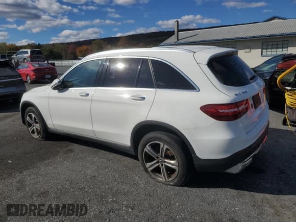 ✅ 2018 Mercedes-Benz GLC 300 • VIN: WDC0G4KBXJV039713 • Lot: 90313965. Listed on Copart with 172,497 mi. Free auction sales archive from the USA and detailed vehicle history report at DreamBid. Image 2.