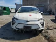 ✅ 2022 Chevrolet Bolt EV 2LT • VIN: 1G1FX6S00N4100937 • Lot: 60074914. Wystawiony na Copart z przebiegiem Nie podano. Bezpłatny archiwum sprzedaży aukcyjnych z USA i szczegółowy raport historii pojazdu na DreamBid. Zdjęcie 5.