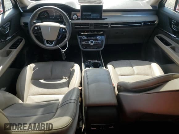 ✅ 2021 Lincoln Corsair Standard • VIN: 5LMCJ1C97MUL06680 • Lot: 66473625. Wystawiony na Copart z przebiegiem 20 655 mil. Bezpłatny archiwum sprzedaży aukcyjnych z USA i szczegółowy raport historii pojazdu na DreamBid. Zdjęcie 8.