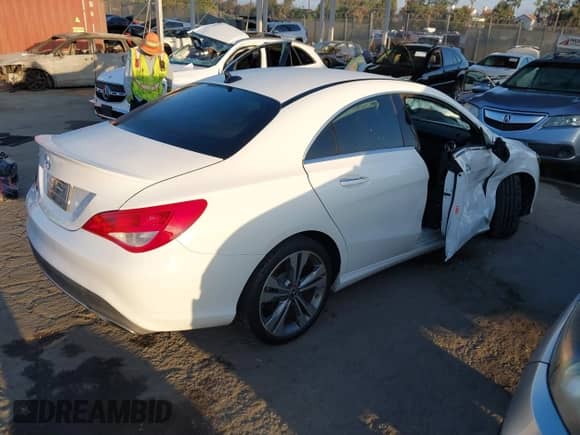 2019 Mercedes-Benz CLA 250 с VIN WDDSJ4EB0KN776745, выставлен на аукционе IAAI как лот 43358222 с пробегом 49 974 миль миль и . История ставок и продаж доступна на DreamBid. Изображение 4.