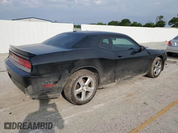 ✅ 2012 Dodge Challenger SXT • VIN: 2C3CDYAG2CH130894 • Lot: 58260055. Wystawiony na Copart z przebiegiem 106 301 mil. Bezpłatny archiwum sprzedaży aukcyjnych z USA i szczegółowy raport historii pojazdu na DreamBid. Zdjęcie 3.