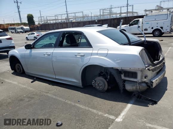 ✅ 2021 Chrysler 300 S • VIN: 2C3CCABT8MH557973 • Lot: 60832225. Listed on Copart with 60,101 mi. Free auction sales archive from the USA and detailed vehicle history report at DreamBid. Image 2.