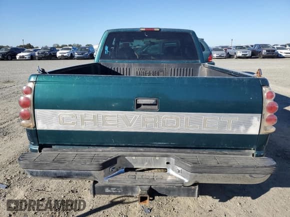 ✅ 1997 Chevrolet Silverado 1500 • VIN: 2GCEC19R9V1204702 • Lot: 82650035. Wystawiony na Copart z przebiegiem 224 596 mil. Bezpłatny archiwum sprzedaży aukcyjnych z USA i szczegółowy raport historii pojazdu na DreamBid. Zdjęcie 6.