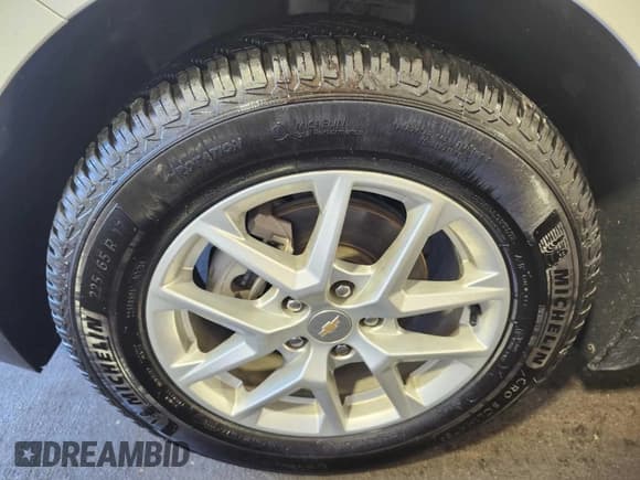 ✅ 2023 Chevrolet Equinox LT • VIN: 3GNAXJEG8PL127692 • Lot: 43822950. Listed on IAAI with 101,695 mi. Free auction sales archive from the USA and detailed vehicle history report at DreamBid. Image 12.