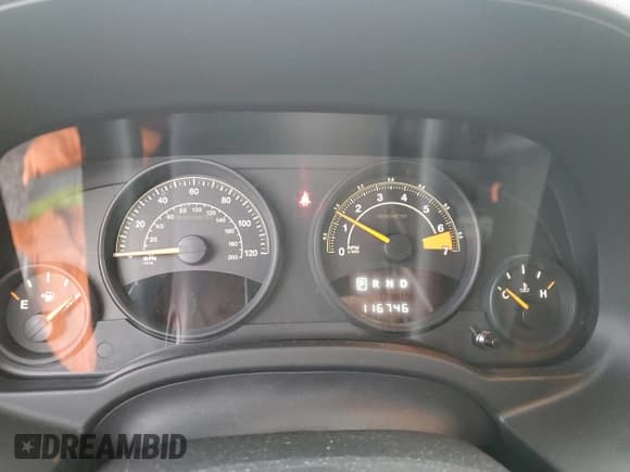 ✅ 2014 Jeep Compass Sport • VIN: 1C4NJDBB9ED828444 • Лот: 90452425. Опубликован ранее на Copart с пробегом 116 746 миль. Бесплатный доступ к архиву аукционных продаж из США и подробный отчёт об истории автомобиля на DreamBid. Изображение 9.