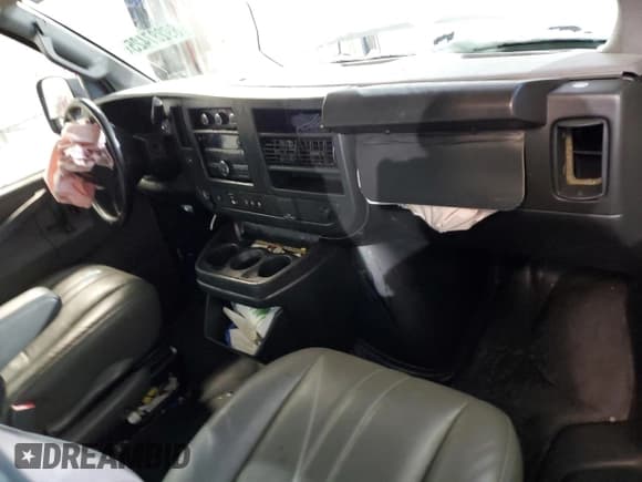 ✅ 2022 GMC Savana Cargo • VIN: 1GTW7AFP3N1261172 • Lot: 89287425. Listed on Copart with 96,716 mi. Free auction sales archive from the USA and detailed vehicle history report at DreamBid. Image 8.