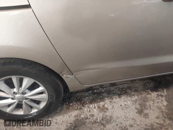 ✅ 2017 Kia Sedona LX • VIN: KNDMB5C14H6225446 • Лот: 43545460. Опубликован ранее на IAAI с пробегом 160 767 миль. Бесплатный доступ к архиву аукционных продаж из США и подробный отчёт об истории автомобиля на DreamBid. Изображение 17.