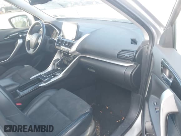 ✅ 2022 Mitsubishi Eclipse Cross SE • VIN: JA4ATWAA4NZ004944 • Lot: 43544014. Wystawiony na IAAI z przebiegiem 35 957 mil. Bezpłatny archiwum sprzedaży aukcyjnych z USA i szczegółowy raport historii pojazdu na DreamBid. Zdjęcie 5.