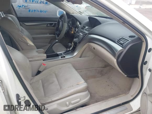 ✅ 2011 Acura TL Technology • VIN: 19UUA8F51BA004749 • Lot: 43611948. Wystawiony na IAAI z przebiegiem 201 193 mil. Bezpłatny archiwum sprzedaży aukcyjnych z USA i szczegółowy raport historii pojazdu na DreamBid. Zdjęcie 5.