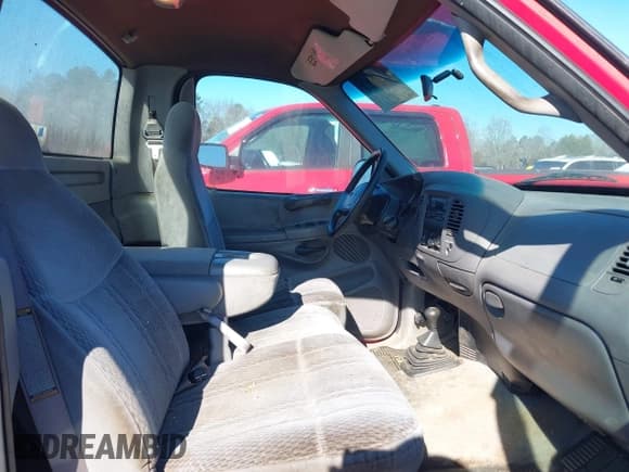 ✅ 1997 Ford F-150 • VIN: 1FTDF18W6VND20156 • Lot: 41295852. Wystawiony na IAAI z przebiegiem 193 871 mil. Bezpłatny archiwum sprzedaży aukcyjnych z USA i szczegółowy raport historii pojazdu na DreamBid. Zdjęcie 5.