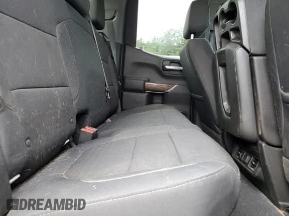 ✅ 2019 Chevrolet Silverado 1500 RST • VIN: 1GCRYEED9KZ329609 • Lot: 67415384. Wystawiony na Copart z przebiegiem 89 972 mil. Bezpłatny archiwum sprzedaży aukcyjnych z USA i szczegółowy raport historii pojazdu na DreamBid. Zdjęcie 10.