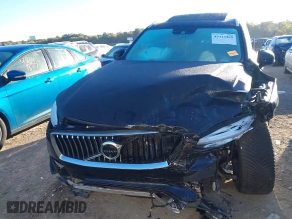 ✅ 2022 Volvo XC90 Momentum • VIN: YV4A22PK2N1868257 • Lot: 43413469. Wystawiony na IAAI z przebiegiem 64 631 mil. Bezpłatny archiwum sprzedaży aukcyjnych z USA i szczegółowy raport historii pojazdu na DreamBid. Zdjęcie 12.