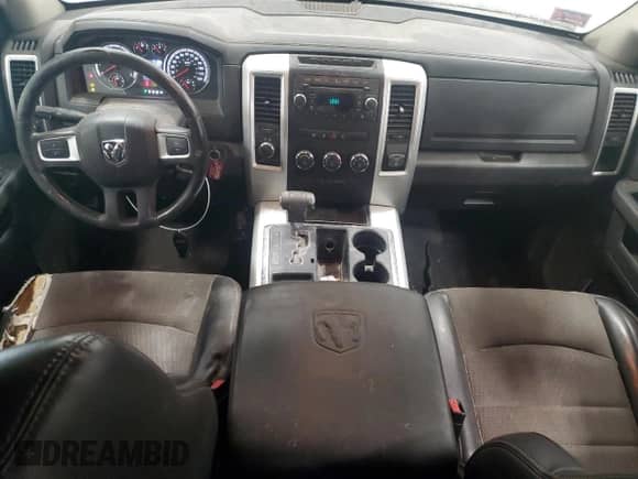 2010 Dodge 1500 Laramie z VIN 1D7RV1GT1AS240751, wystawiony jako Copart lot #82899144 z przebiegiem 217 260 mil mil oraz Nie do naprawy • Non repairable. Historia ofert i sprzedaży dostępna na DreamBid. Obrazek 8.