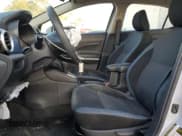 ✅ 2025 Nissan Versa SV • VIN: 3N1CN8EV1SL817990 • Lot: 91721325. Wystawiony na Copart z przebiegiem 30 556 mil. Bezpłatny archiwum sprzedaży aukcyjnych z USA i szczegółowy raport historii pojazdu na DreamBid. Zdjęcie 7.