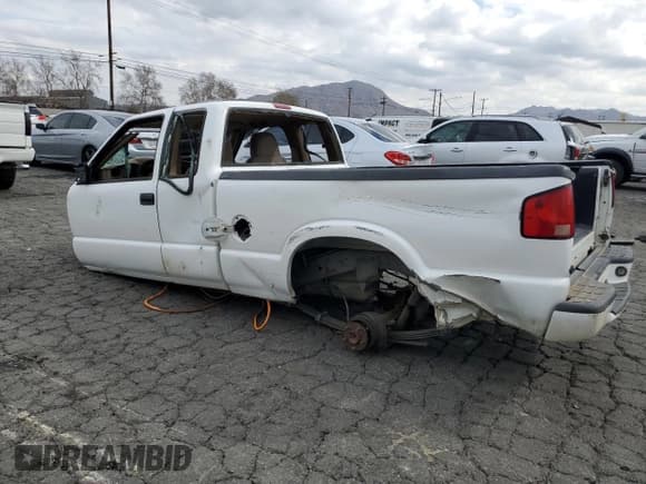 ✅ 2001 GMC Sonoma SLS • VIN: 1GTDT19W31K135789 • Lot: 44616805. Wystawiony na Copart z przebiegiem Nie podano. Bezpłatny archiwum sprzedaży aukcyjnych z USA i szczegółowy raport historii pojazdu na DreamBid. Zdjęcie 2.