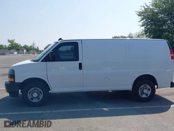 ✅ 2021 Chevrolet Express Cargo • VIN: 1GCWGAFP0M1181312 • Lot: 42419790. Listed on IAAI with 110,271 mi. Free auction sales archive from the USA and detailed vehicle history report at DreamBid. Image 14.