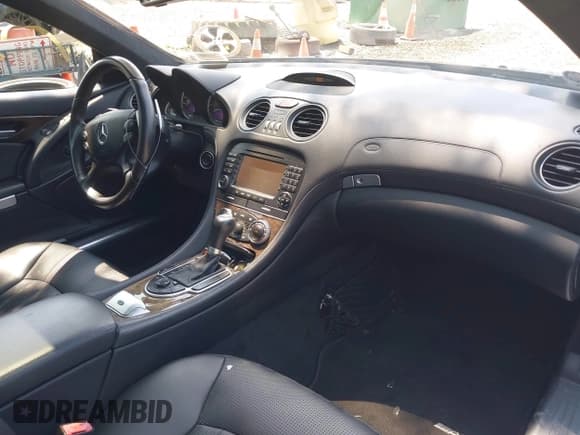 ✅ 2007 Mercedes-Benz SL 55/63 AMG • VIN: WDBSK72F27F133345 • Lot: 42786213. Wystawiony na IAAI z przebiegiem 31 451 mil. Bezpłatny archiwum sprzedaży aukcyjnych z USA i szczegółowy raport historii pojazdu na DreamBid. Zdjęcie 5.