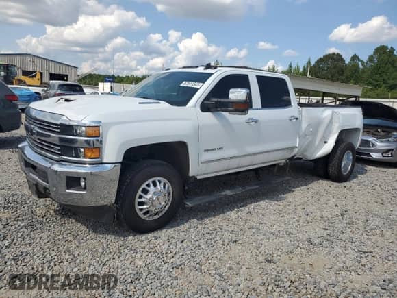 2017 Chevrolet Silverado 3500HD LTZ с VIN 1GC4K0EY2HF228603, выставлен на аукционе Copart как лот 67511545 с пробегом 111 898 миль миль и Списание • Salvage title. История ставок и продаж доступна на DreamBid. Изображение 1.