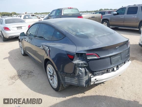 ✅ 2021 Tesla Model 3 Long Range • VIN: 5YJ3E1EB0MF062004 • Lot: 43516419. Wystawiony na IAAI z przebiegiem Nie podano. Bezpłatny archiwum sprzedaży aukcyjnych z USA i szczegółowy raport historii pojazdu na DreamBid. Zdjęcie 3.