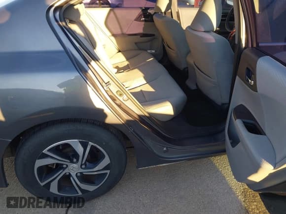 ✅ 2016 Honda Accord LX • VIN: 1HGCR2F31GA138734 • Lot: 43624093. Wystawiony na IAAI z przebiegiem 100 843 mil. Bezpłatny archiwum sprzedaży aukcyjnych z USA i szczegółowy raport historii pojazdu na DreamBid. Zdjęcie 8.