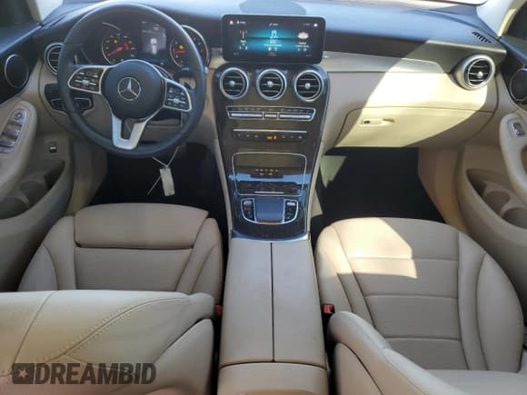 ✅ 2022 Mercedes-Benz GLC 300 • VIN: W1N0G8DB4NV397429 • Lot: 92382935. Wystawiony na Copart z przebiegiem 49 408 mil. Bezpłatny archiwum sprzedaży aukcyjnych z USA i szczegółowy raport historii pojazdu na DreamBid. Zdjęcie 8.