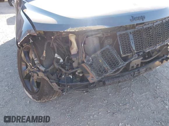 ✅ 2015 Jeep Grand Cherokee Overland • VIN: 1C4RJFCGXFC215750 • Лот: 40795135. Опубликован ранее на IAAI с пробегом 89 110 миль. Бесплатный доступ к архиву аукционных продаж из США и подробный отчёт об истории автомобиля на DreamBid. Изображение 18.