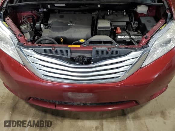 ✅ 2012 Toyota Sienna XLE • VIN: 5TDDK3DC5CS047009 • Lot: 81023685. Listed on Copart with 181,360 mi. Free auction sales archive from the USA and detailed vehicle history report at DreamBid. Image 12.