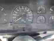 1990 Dodge Dakota z VIN 1B7GL23X0LS642396, wystawiony jako IAAI lot #42359220 z przebiegiem 177 562 mil mil oraz . Historia ofert i sprzedaży dostępna na DreamBid. Obrazek 7.