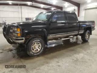 1999 Chevrolet Silverado 2500 с VIN 1GCGK23J5XF053826, выставлен на аукционе Copart как лот 77282404 с пробегом 177 667 миль миль и Чистый • Clean title. История ставок и продаж доступна на DreamBid. Изображение 1.