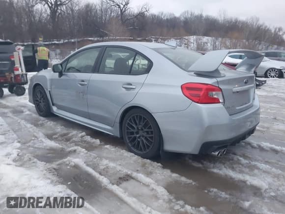 ✅ 2016 Subaru WRX STI • VIN: JF1VA2V69G9807172 • Lot: 43916467. Listed on IAAI with 32,339 mi. Free auction sales archive from the USA and detailed vehicle history report at DreamBid. Image 3.