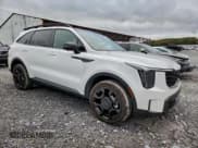✅ 2024 Kia Sorento X-Line SX Prestige • VIN: 5XYRKDJF5RG309689 • Lot: 94718085. Wystawiony na Copart z przebiegiem 22 825 mil. Bezpłatny archiwum sprzedaży aukcyjnych z USA i szczegółowy raport historii pojazdu na DreamBid. Zdjęcie 4.