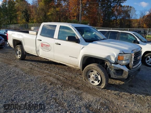✅ 2015 GMC Sierra 2500HD • VIN: 1GT11XEG8FF573573 • Lot: 43579173. Listed on IAAI with 213,653 mi. Free auction sales archive from the USA and detailed vehicle history report at DreamBid. Image 1.