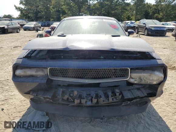 ✅ 2014 Dodge Challenger SXT • VIN: 2C3CDYAG2EH179760 • Lot: 74294704. Wystawiony na Copart z przebiegiem 95 649 mil. Bezpłatny archiwum sprzedaży aukcyjnych z USA i szczegółowy raport historii pojazdu na DreamBid. Zdjęcie 5.