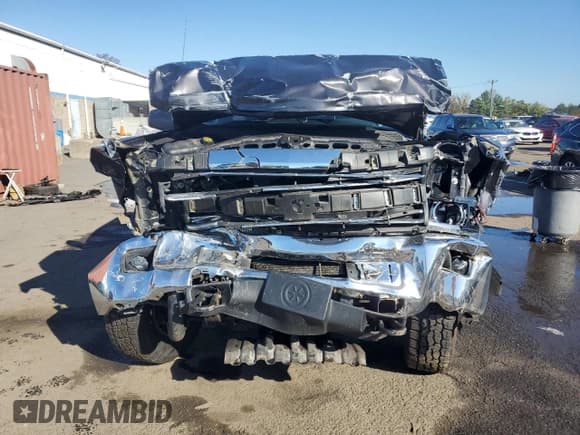 ✅ 2016 Chevrolet Silverado 2500HD LT • VIN: 1GC2KVEG8GZ365232 • Lot: 85287385. Wystawiony na Copart z przebiegiem Nie podano. Bezpłatny archiwum sprzedaży aukcyjnych z USA i szczegółowy raport historii pojazdu na DreamBid. Zdjęcie 5.