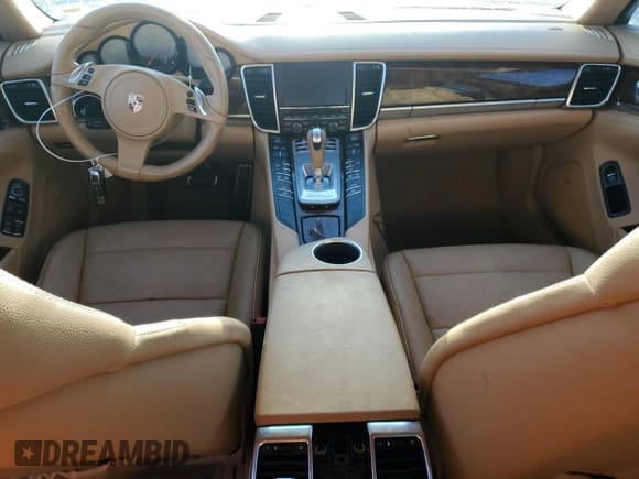 ✅ 2012 Porsche Panamera • VIN: WP0AA2A71CL010094 • Lot: 80546955. Wystawiony na Copart z przebiegiem Nie podano. Bezpłatny archiwum sprzedaży aukcyjnych z USA i szczegółowy raport historii pojazdu na DreamBid. Zdjęcie 8.