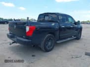 ✅ 2017 Nissan Titan Platinum Reserve • VIN: 1N6AA1E69HN507463 • Lot: 42173186. Wystawiony na IAAI z przebiegiem 198 565 mil. Bezpłatny archiwum sprzedaży aukcyjnych z USA i szczegółowy raport historii pojazdu na DreamBid. Zdjęcie 4.