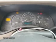 ✅ 2001 Chevrolet Suburban LS • VIN: 1GNFK16T61J317425 • Лот: 43578115. Опубликован ранее на Copart с пробегом 236 539 миль. Бесплатный доступ к архиву аукционных продаж из США и подробный отчёт об истории автомобиля на DreamBid. Изображение 9.