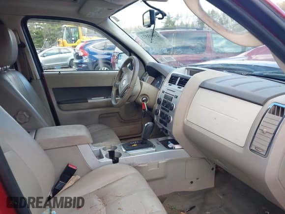 ✅ 2010 Mercury Mariner • VIN: 4M2CN9BG5AKJ09924 • Лот: 43693573. Опубликован ранее на IAAI с пробегом 178 800 миль. Бесплатный доступ к архиву аукционных продаж из США и подробный отчёт об истории автомобиля на DreamBid. Изображение 5.