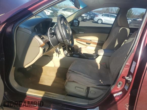 ✅ 2008 Honda Accord EX-L • VIN: 1HGCP36818A069651 • Lot: 93324125. Listed on Copart with 258,298 mi. Free auction sales archive from the USA and detailed vehicle history report at DreamBid. Image 7.