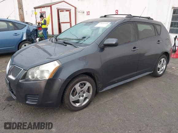 ✅ 2010 Pontiac Vibe 1SA • VIN: 5Y2SP6E80AZ419310 • Lot: 43831950. Listed on IAAI with 211,007 mi. Free auction sales archive from the USA and detailed vehicle history report at DreamBid. Image 2.